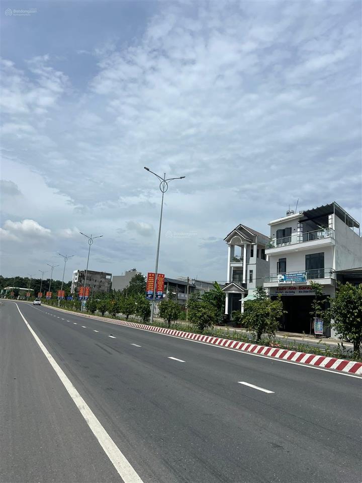 Hàng siêu hiếm đất mặt tiền kinh doanh đại lộ đông tây giáp làng đại học kế bến xe miền đông mới