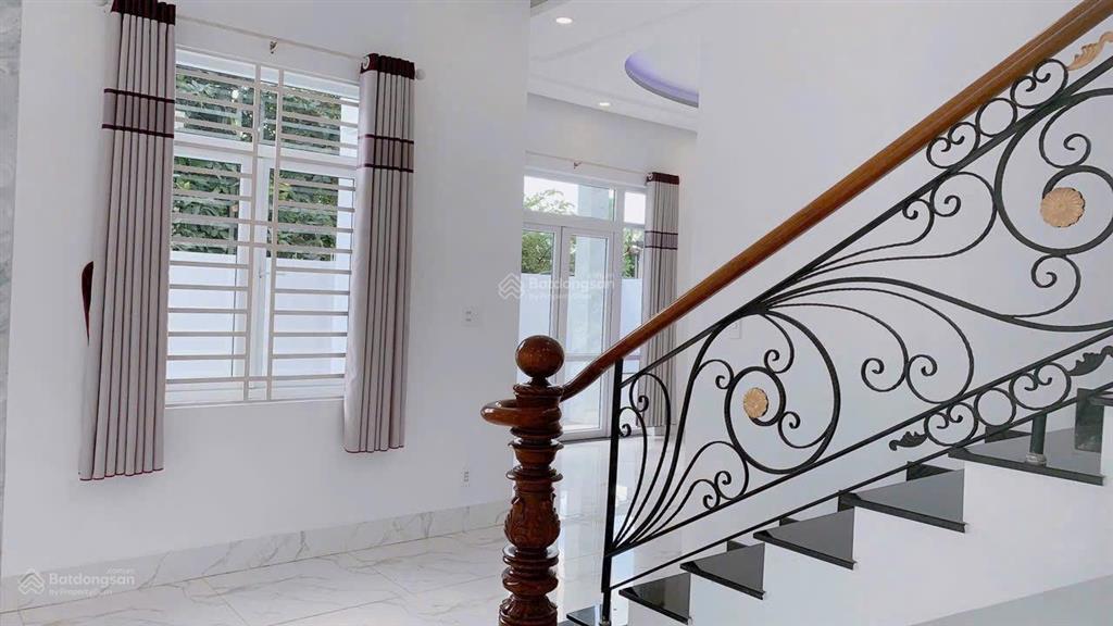 Chủ giảm 1 tỷ bán biệt thự 311m2 thổ cư đang kinh doanh nhà hàng và lầu nướng
