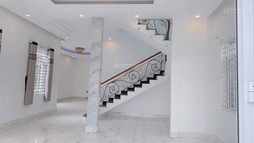 Chủ giảm 1 tỷ bán biệt thự 311m2 thổ cư đang kinh doanh nhà hàng và lầu nướng