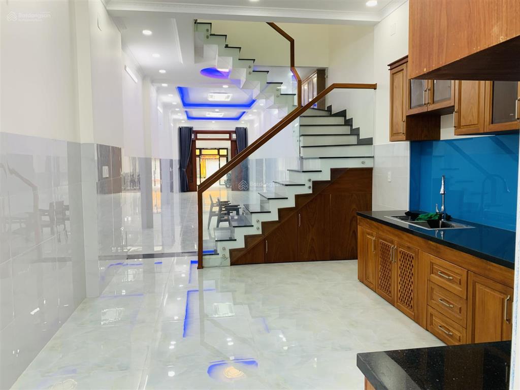 (giảm 500tr )bán nhà đúc 3 tấm mặt tiền trần văn mười