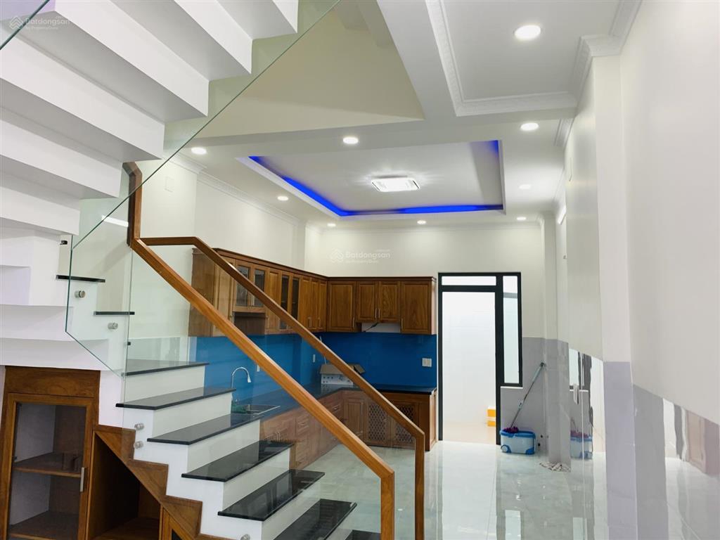 (giảm 500tr )bán nhà đúc 3 tấm mặt tiền trần văn mười