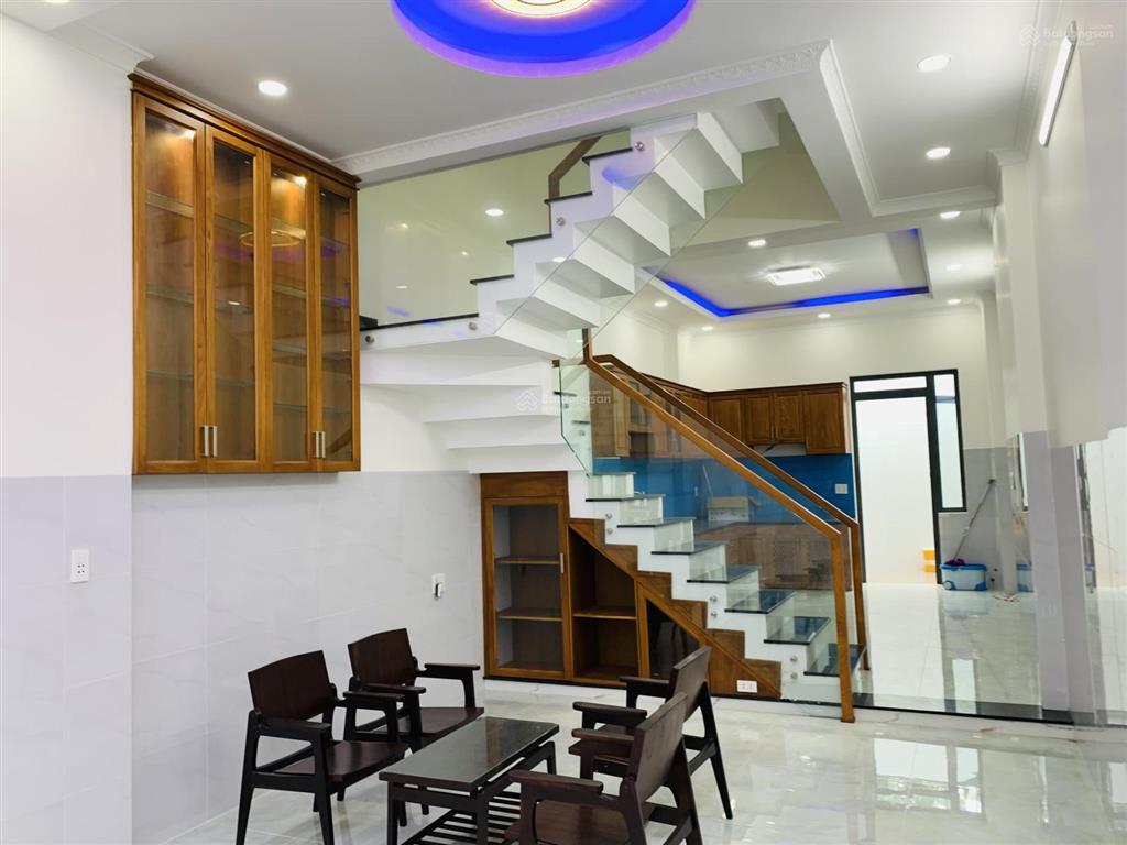 (giảm 500tr )bán nhà đúc 3 tấm mặt tiền trần văn mười