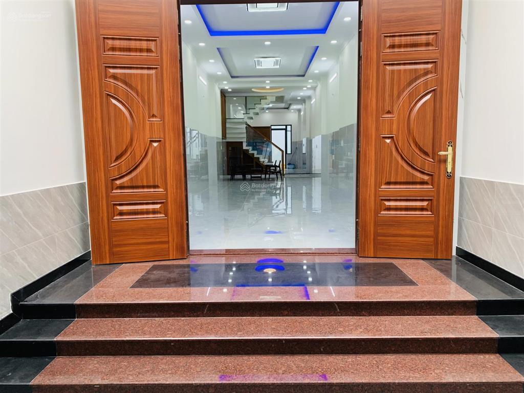 (giảm 500tr )bán nhà đúc 3 tấm mặt tiền trần văn mười