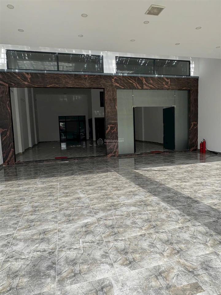 Bán nhà ở kết hợp kinh doanh mặt tiền đường trần văn mười