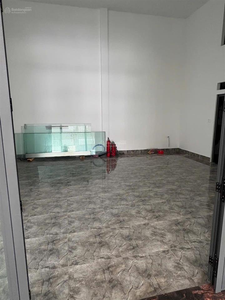 Bán nhà ở kết hợp kinh doanh mặt tiền đường trần văn mười