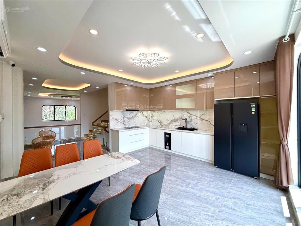 Bán nhà gần chợ đầu mối nguyễn thị sóc