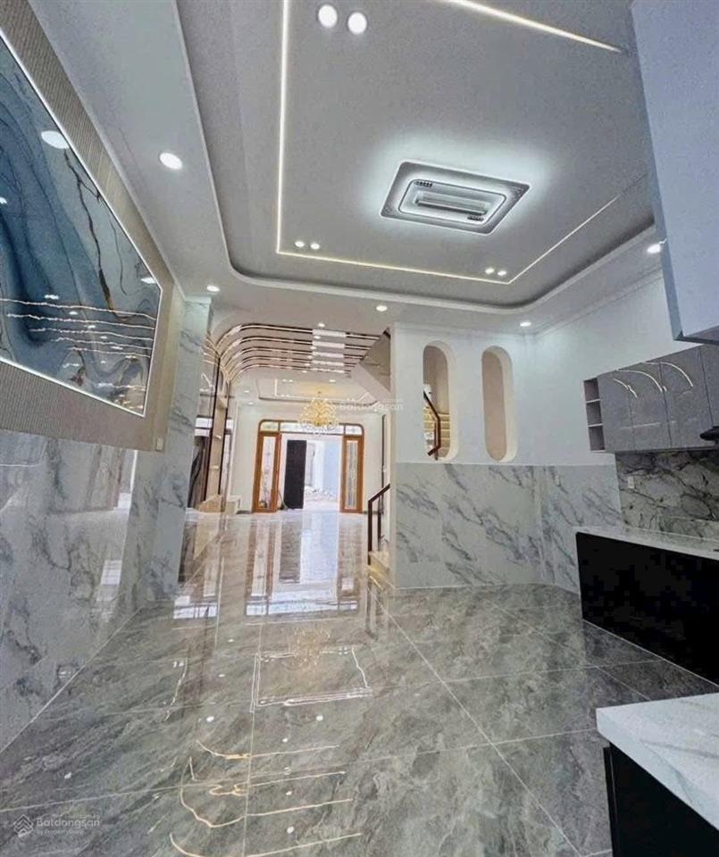 Bán nhà đúc 3 tấm gần ngã 4 trung chánh