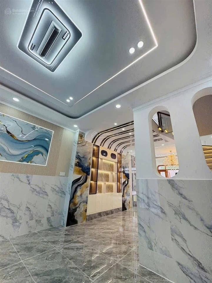 Bán nhà đúc 3 tấm gần ngã 4 trung chánh