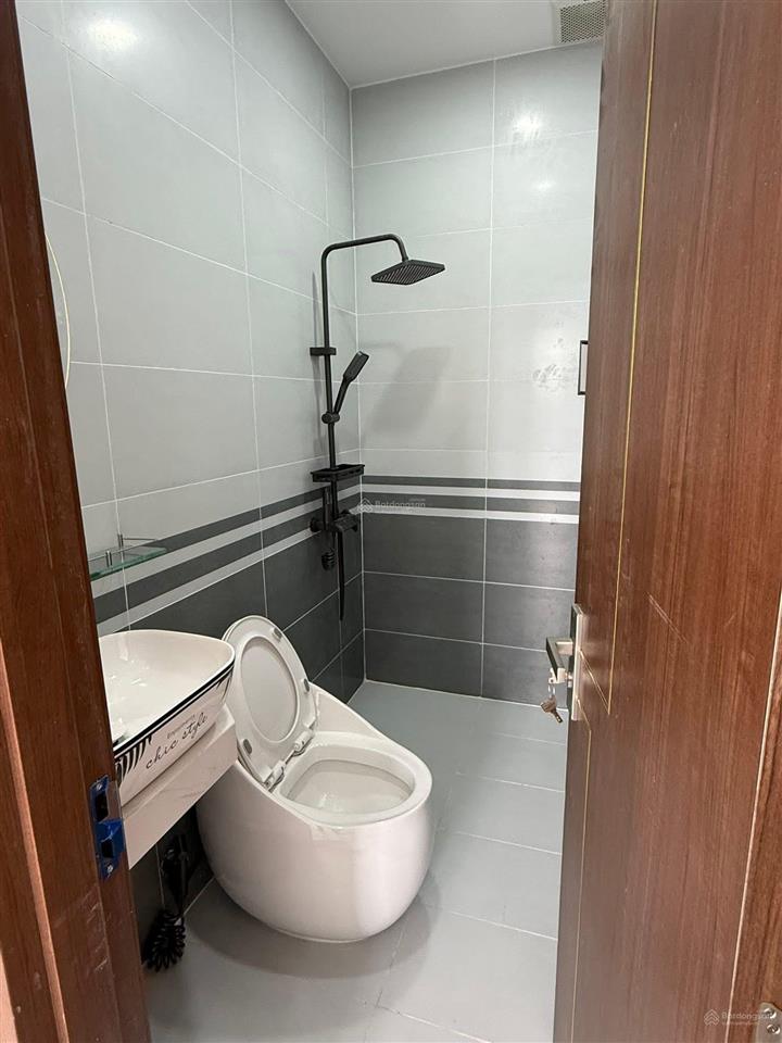 Bán nhà đúc 3 tấm gần ngã 4 trung chánh