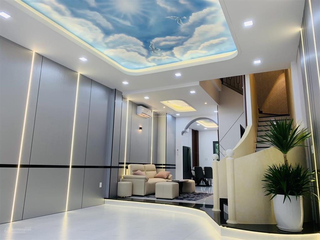 Bán nhà 5x17m, 3 lầu gần chợ đầu mối