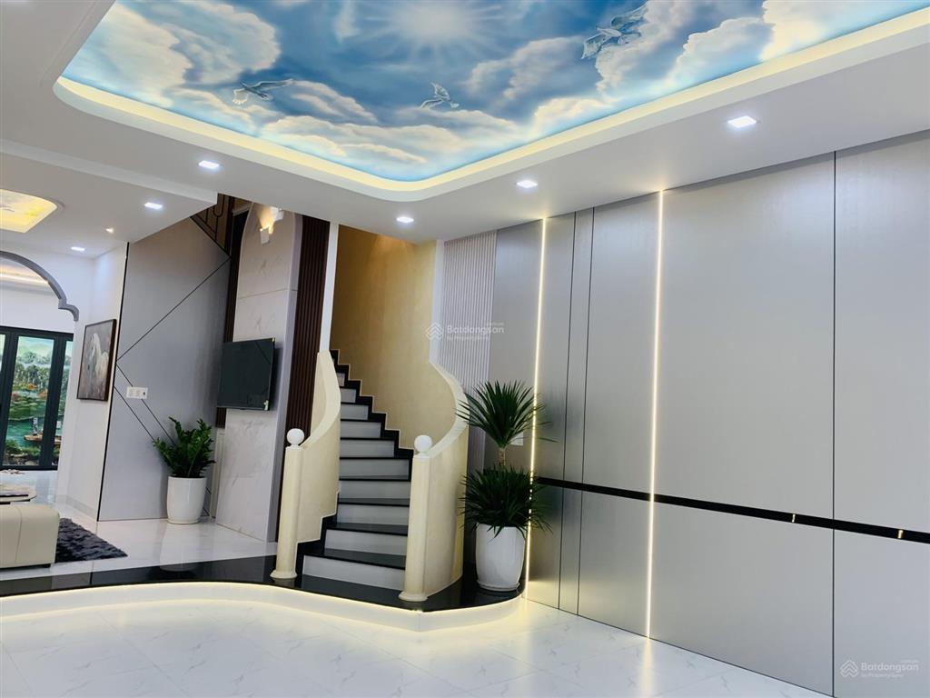 Bán nhà 5x17m, 3 lầu gần chợ đầu mối
