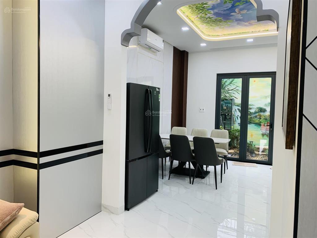 Bán nhà 5x17m, 3 lầu gần chợ đầu mối
