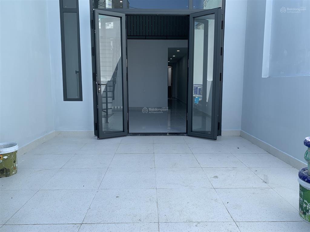 Bán nhà 4x18m, sổ hồng riêng gần chợ đầu mối