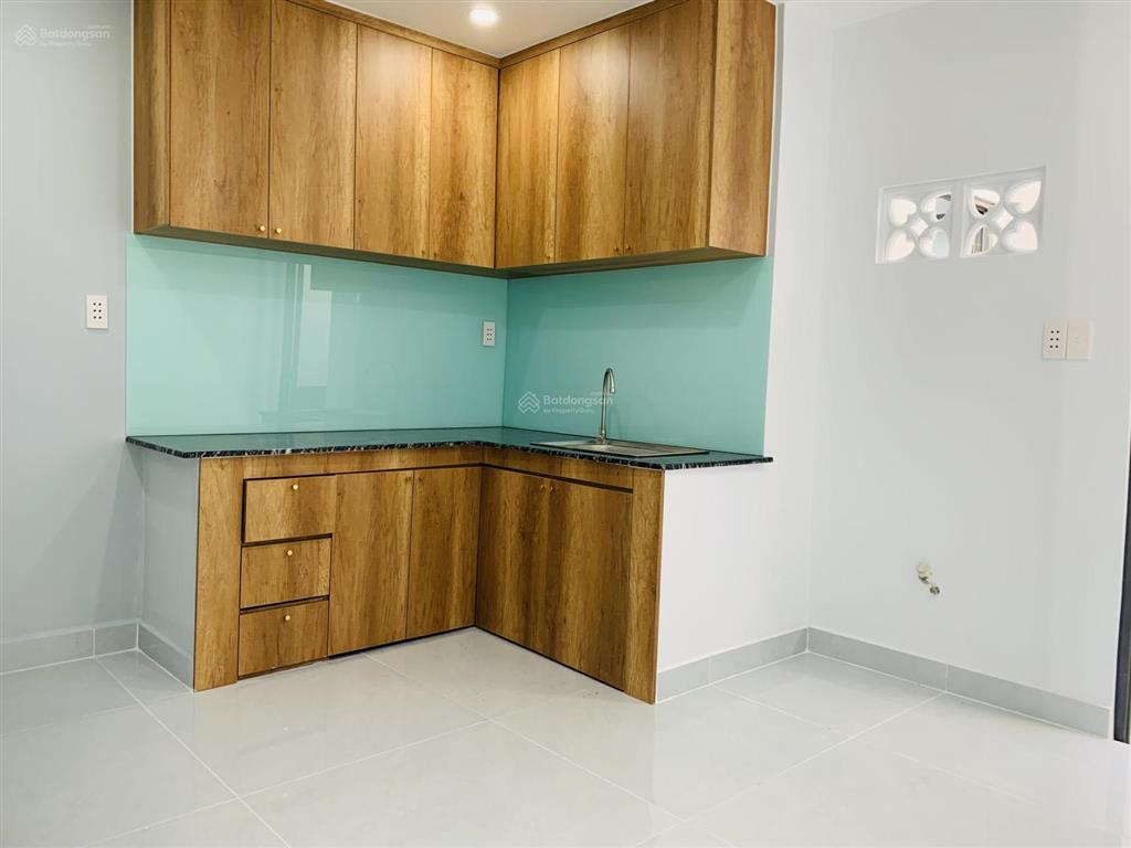 Bán nhà 4x18m, sổ hồng riêng gần chợ đầu mối