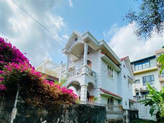 Gấp! biệt thự đẳng cấp! khu bình lợi 10m x 20m cn 200m2 nội thất cao cấp  chỉ 24 tỷ