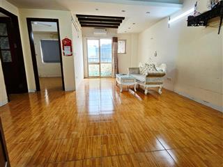 Bán căn hộ chung cư f4 trung kính, dt 85m  2pn, 2vs, 2 ban công view mặt phố, phòng khách rộng.