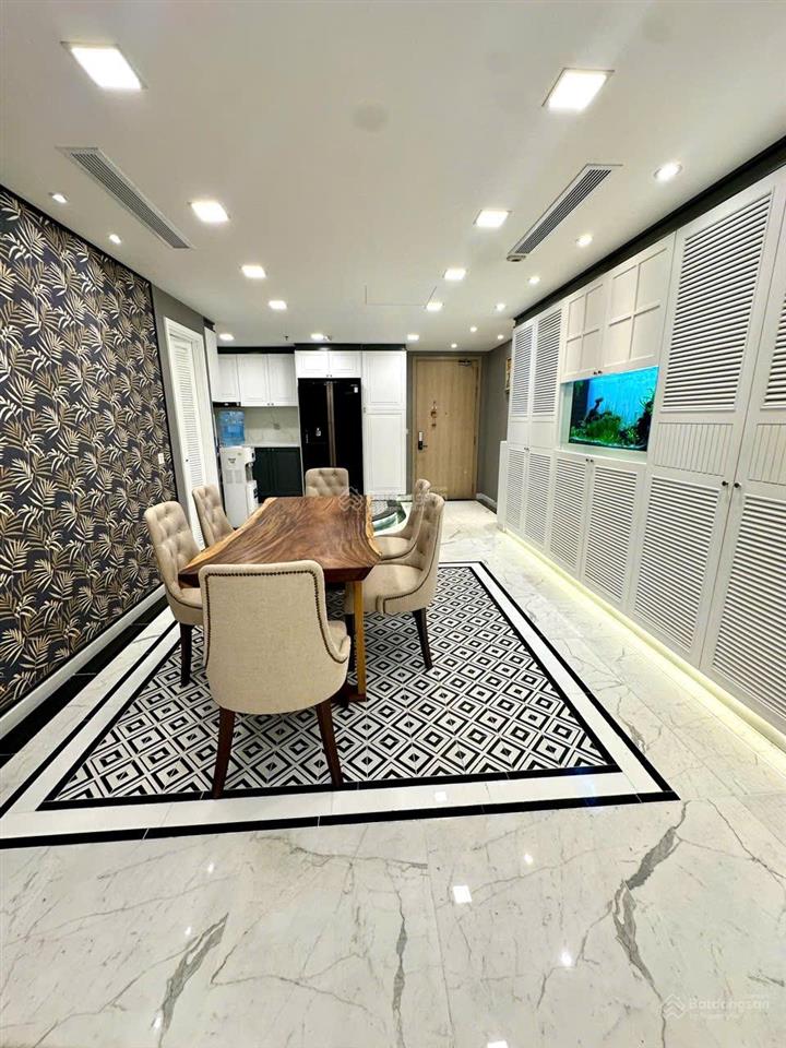 Dọn vào ở ngay căn hộ 3pn full nội thất đẹp  ban công rộng  view hồ bơi  giá chỉ 75 triệu/ tháng
