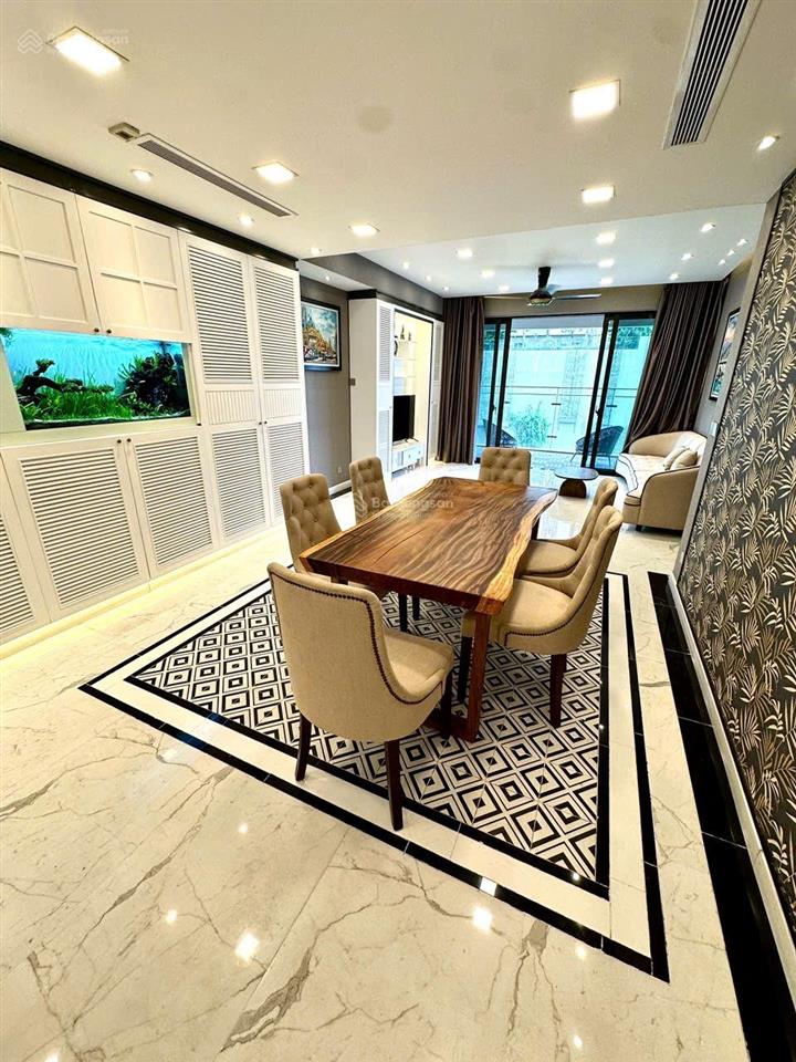 Dọn vào ở ngay căn hộ 3pn full nội thất đẹp  ban công rộng  view hồ bơi  giá chỉ 75 triệu/ tháng