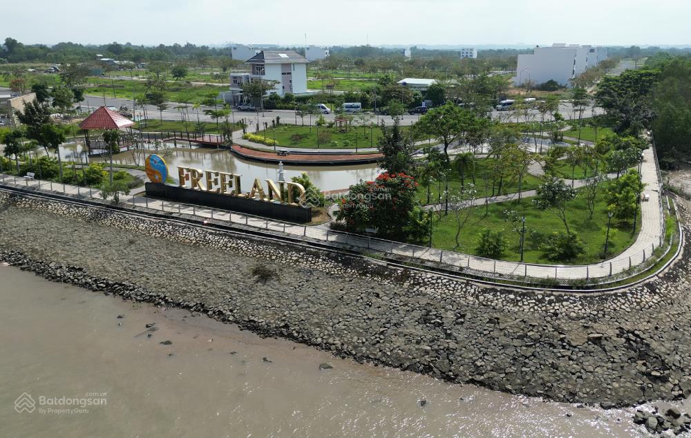 Chính chủ bán lô king bay diện tích 7x23= 161m2 giá 27tr/m2  0907 705 *** sang