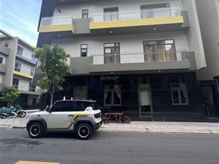 Cần bán nhà phố thuộc khu đô thị bcons city, shr sang tên ngay.  0767 500 ***