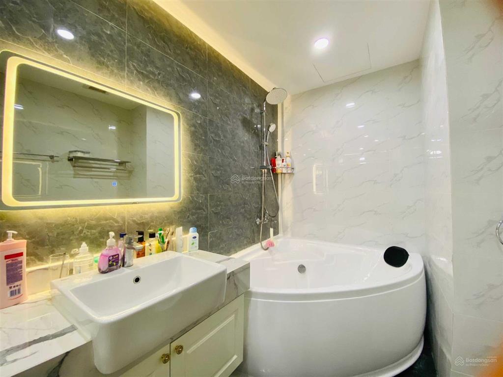 Tôi chính chủ bán căn hộ 3pn dt 89m2 chung cư hei tower số 1 ngụy như kon tum, giá 7.5 tỷ bao phí