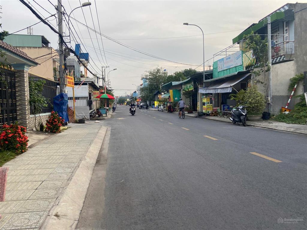 Bán đất tại hóc môn, 12,5 tỷ, 640m2, mặt tiền 15m, cách mt đường 1 căn nhà, có 300m2 thổ cư