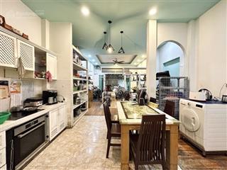 Nhà bán chính chủ  p11  trần hữu trang  60m2, 3 tầng btct, 4 pn  hẻm thông giá 6,450 tỷ