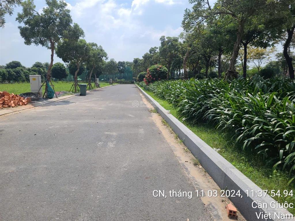 Cần bán gấp đất đường d9, kdc năm sao 121m2 giá 3 tỷ 300 triệu.  0931 112 ***