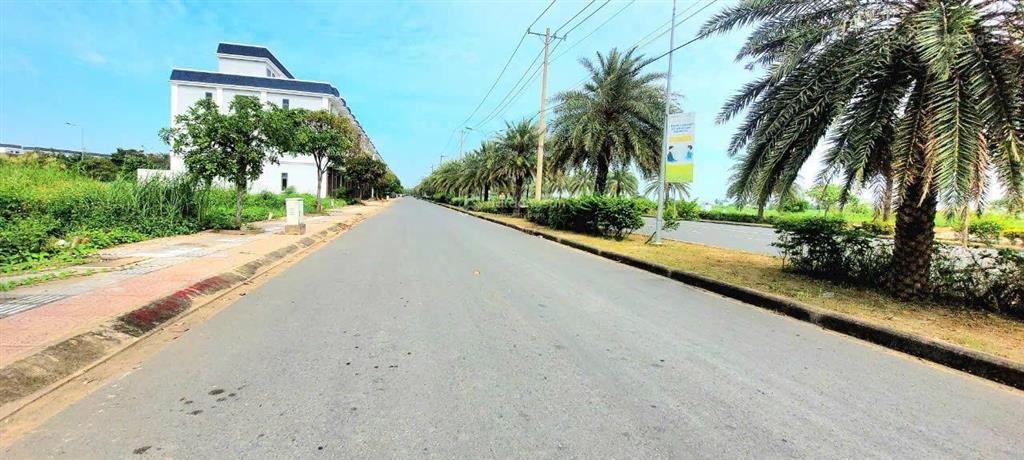 Cần bán đất dự án the sol gần trường học 100m2 giá 2tỷ550.  0931 112 ***