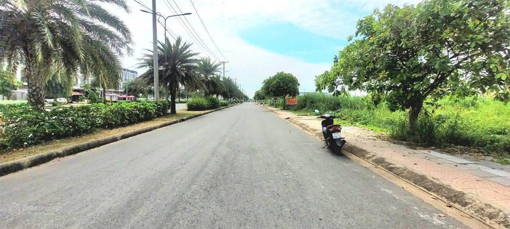 Cần bán đất dự án the sol gần trường học 100m2 giá 2tỷ550.  0931 112 ***