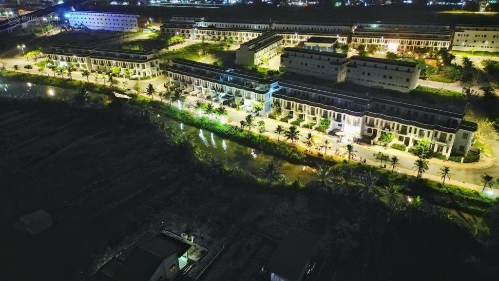 Cần bán đất mặt tiền 50m dự án the sol city giá 3ty6. tại cần giuộc, long an.  0931 112 ***