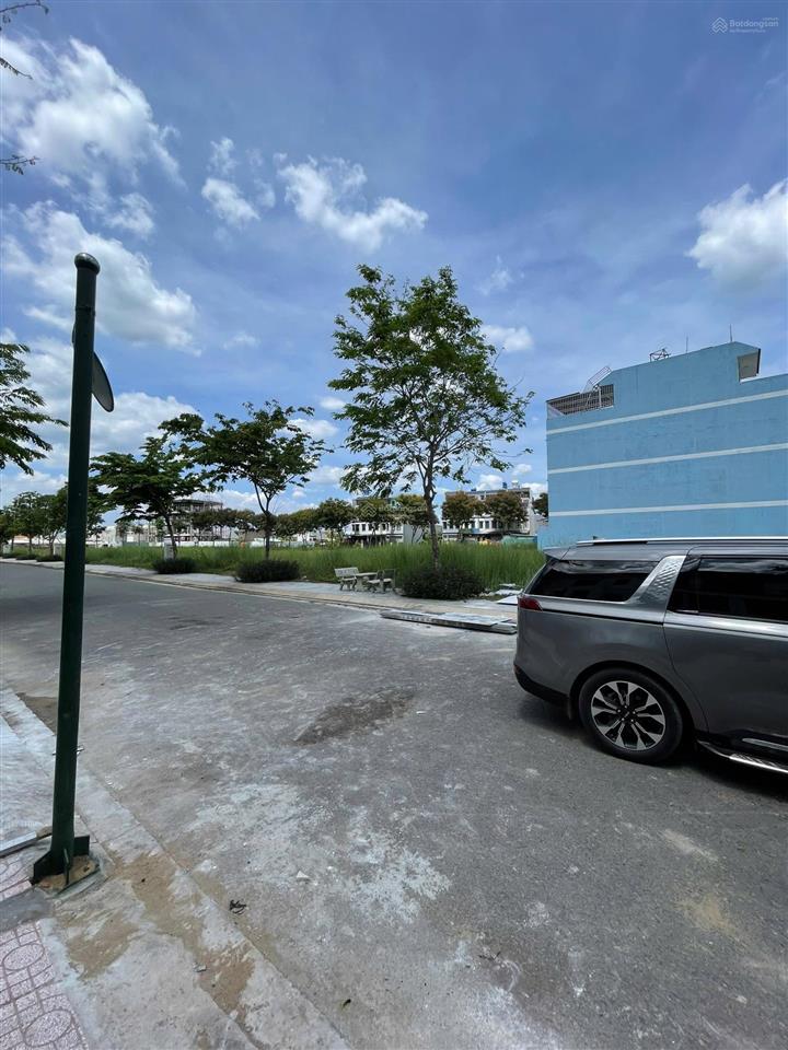 Cần bán đất kđt năm sao 99m2 giá 2tỷ750.  0931 112 ***