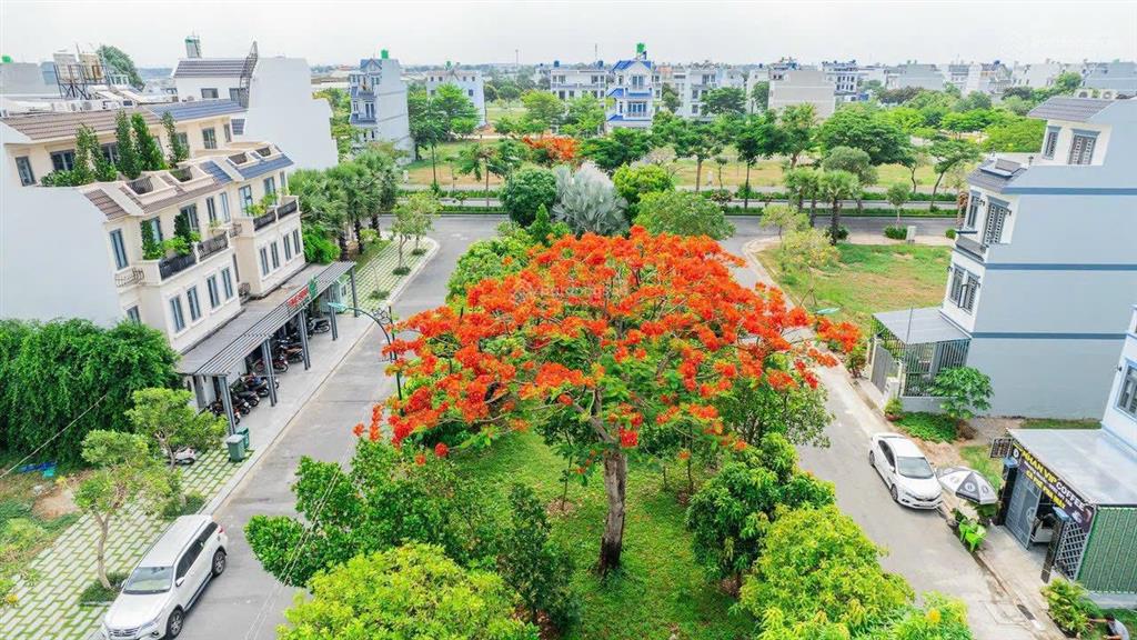 Cần bán đất kđt năm sao 99m2 giá 2tỷ750.  0931 112 ***