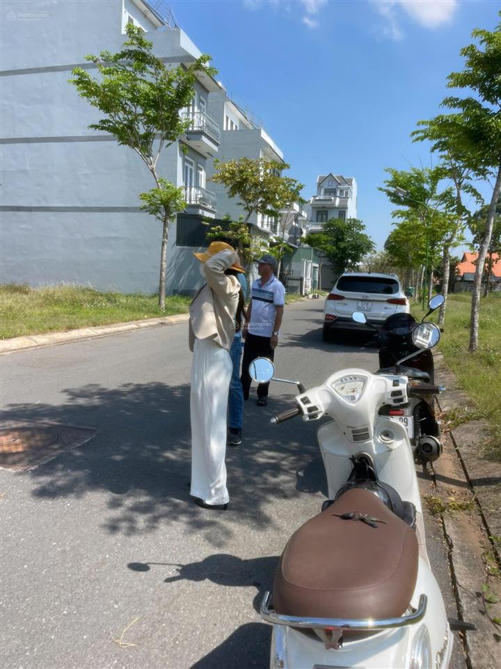 Cần bán đất kđt năm sao 99m2 giá 2tỷ750.  0931 112 ***