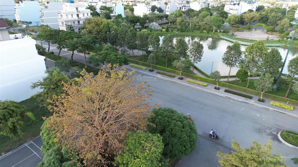 Cần bán lô mặt tiền đường d1 tại kđt năm sao 100m2 giá 3ty100 (thương lượng)  0931 112 *** ngân