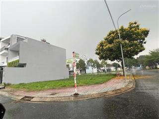 Cần bán lô góc kđt năm sao 1 tại cần giuộc, long an. giá 4ty5 (thương lượng)  0931 112 *** ngân