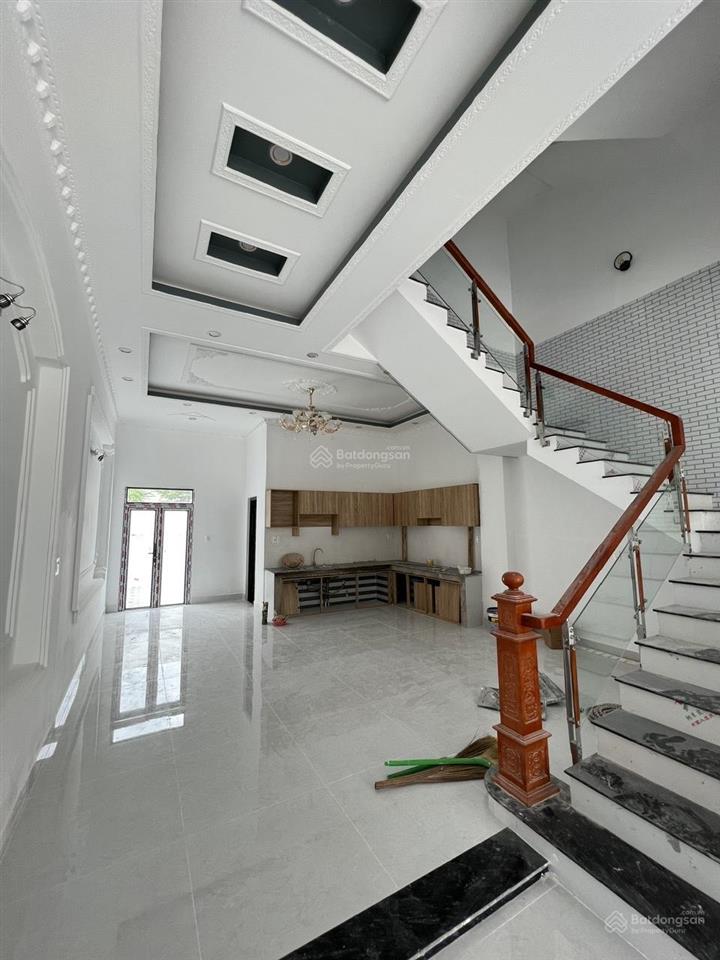Bán nhà gần công viên 340m2 tại kđt năm sao, long an. giá 5ty7 (thương lượng)  0931 112 ***