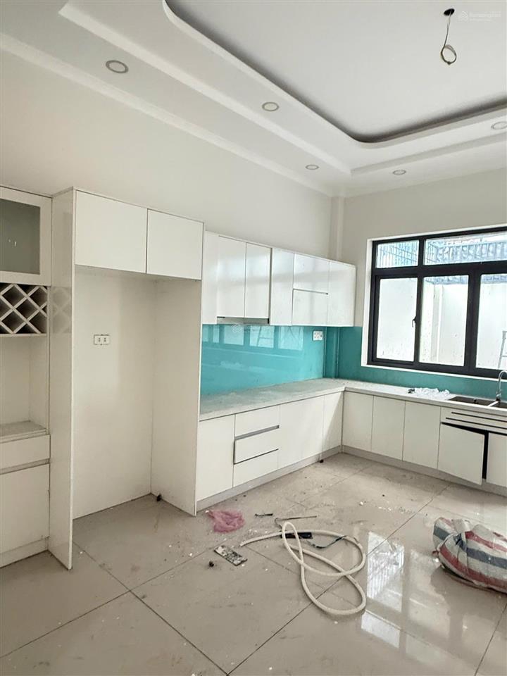 Bán nhà kđt năm sao cần giuộc, dts 279m2, giá 4,3 tỷ.  0931 112 ***