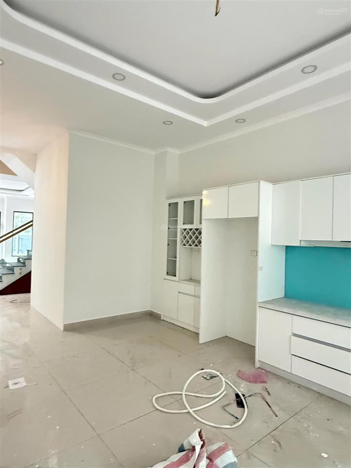 Bán nhà kđt năm sao cần giuộc, dts 279m2, giá 4,3 tỷ.  0931 112 ***