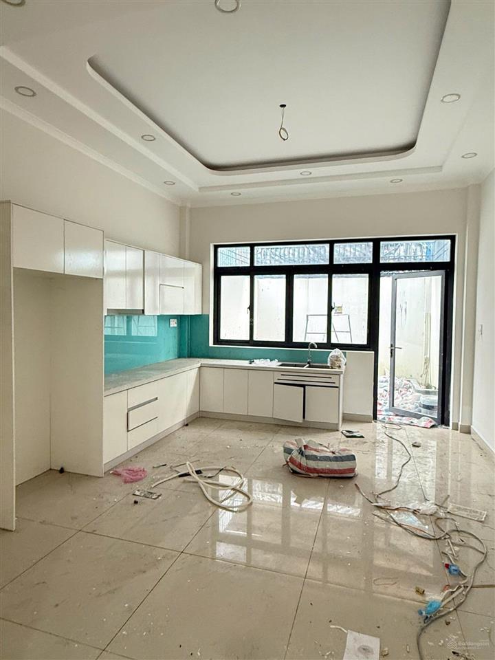 Bán nhà kđt năm sao cần giuộc, dts 279m2, giá 4,3 tỷ.  0931 112 ***