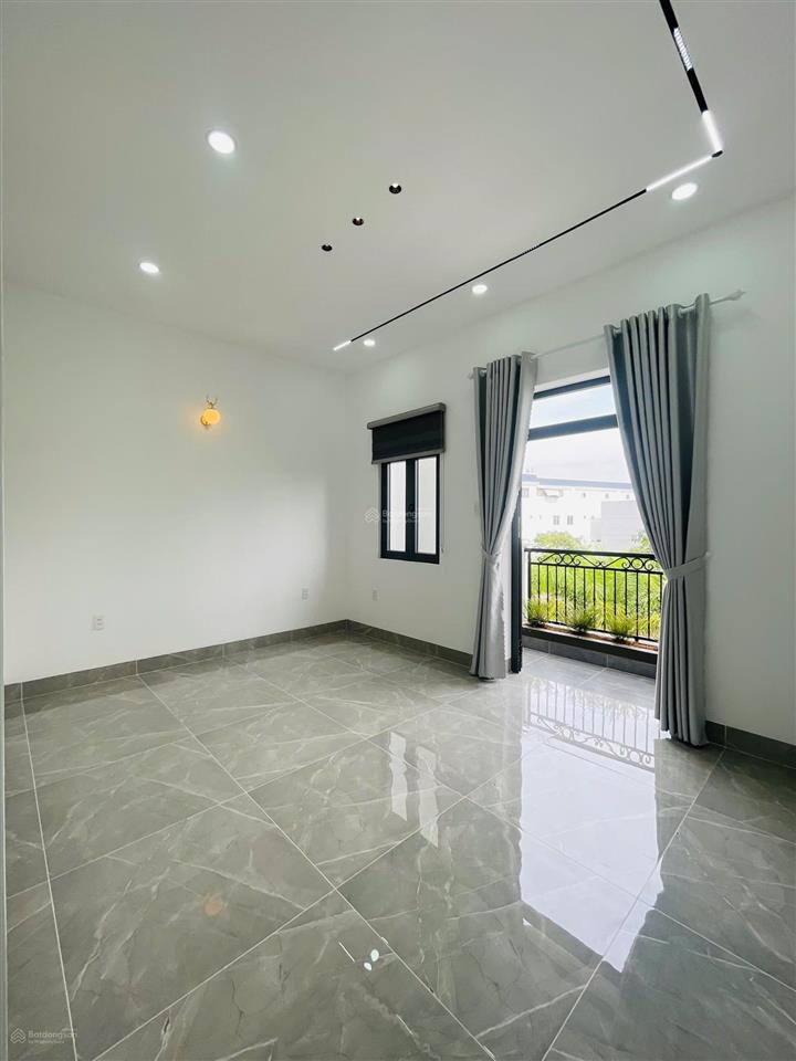 Cần bán căn nhà tại kđt the sol city giá 4tỷ5 (thương lượng) 136m2.  0931 112 ***