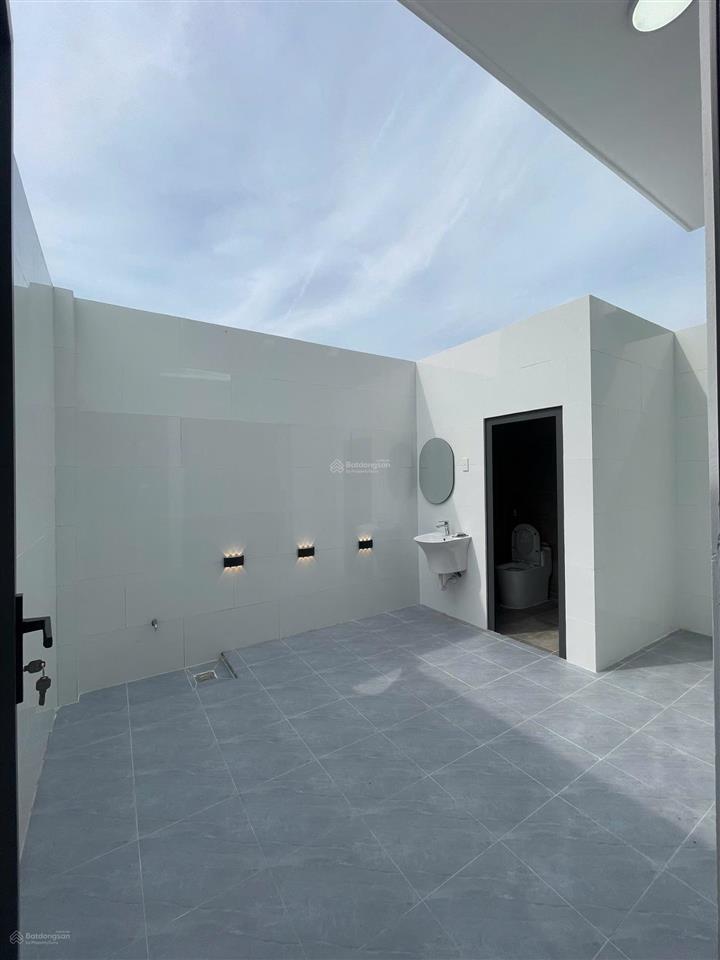 Cần bán căn nhà tại kđt the sol city giá 4tỷ5 (thương lượng) 136m2.  0931 112 ***