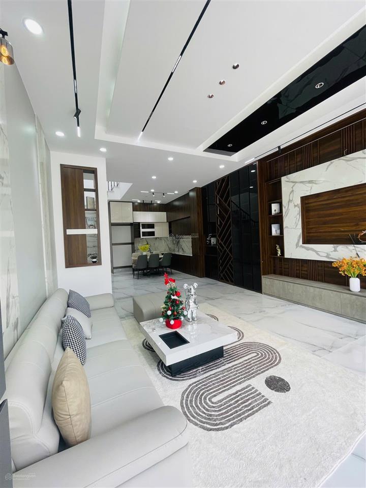 Cần bán căn nhà tại kđt the sol city giá 4tỷ5 (thương lượng) 136m2.  0931 112 ***