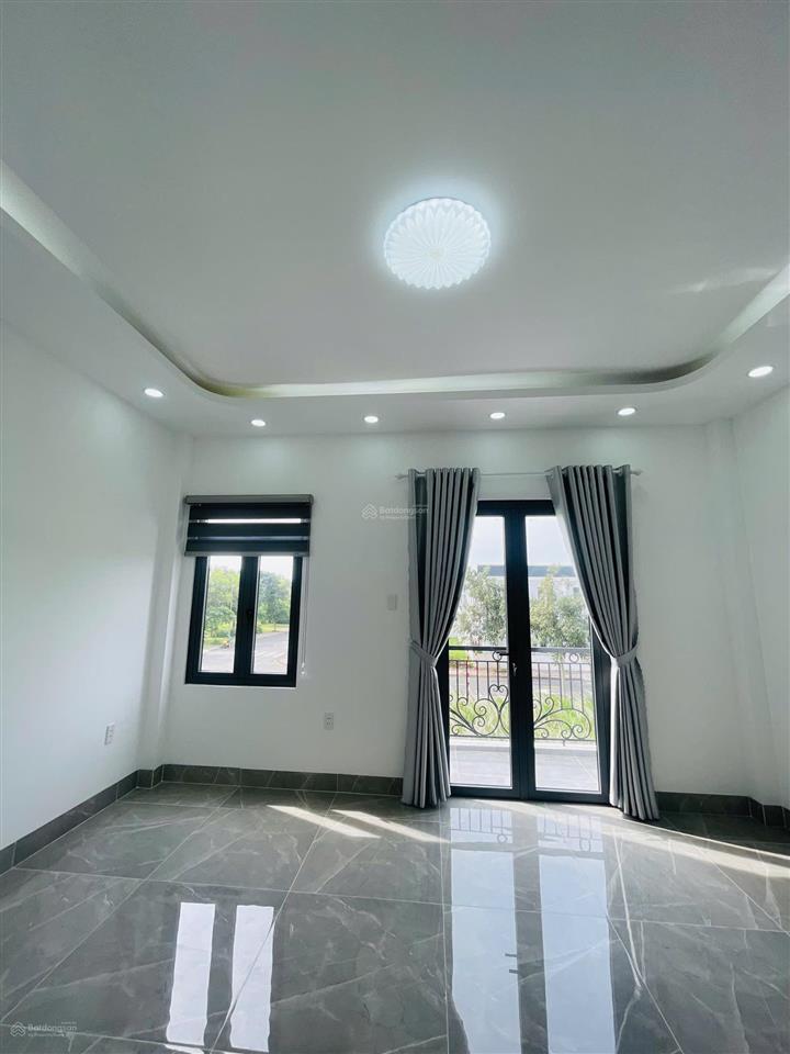 Cần bán căn nhà tại kđt the sol city giá 4tỷ5 (thương lượng) 136m2.  0931 112 ***