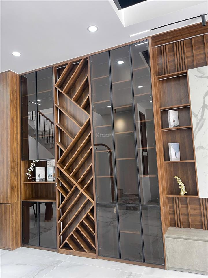 Cần bán căn nhà tại kđt the sol city giá 4tỷ5 (thương lượng) 136m2.  0931 112 ***