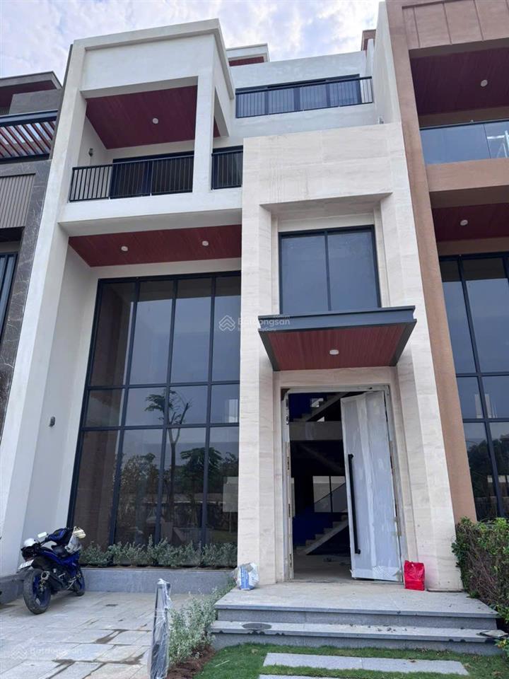 Cho thuê biệt thự a24 the 9 stellars mặt tiền 7m, kề metro số 1, kinh doanh đỉnh cao