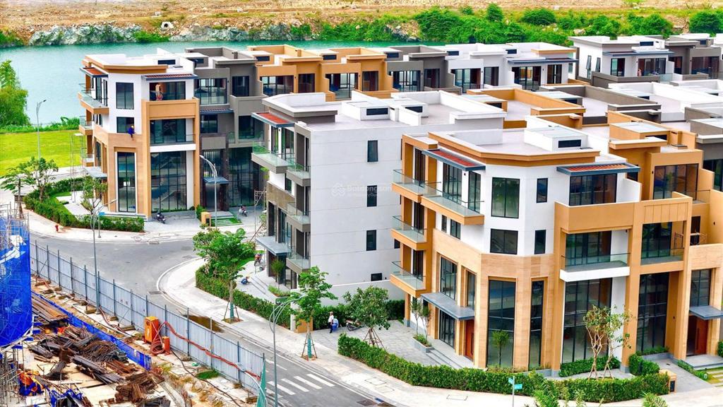 Cho thuê biệt thự a24 the 9 stellars mặt tiền 7m, kề metro số 1, kinh doanh đỉnh cao