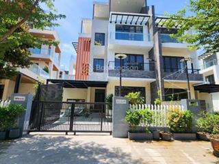 Chính chủ bán biệt thự 220m2 phú cát city, sổ đỏ cầm tay, vị trí siêu vip, đẹp nhất dự án