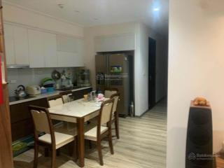 Bán căn 3 pn, diện tích 107,6 m2, tầng trung, view đẹp, bàn giao nhà ngay 80 tr/ m2