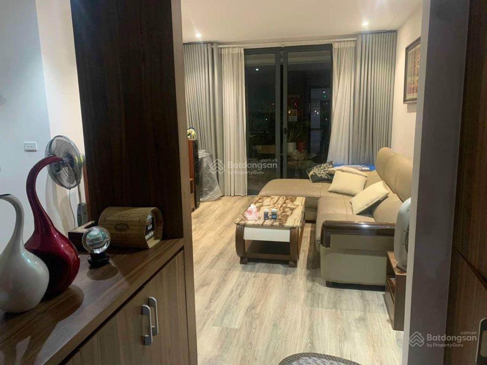 Bán căn 3 pn, diện tích 107,6 m2, tầng trung, view đẹp, bàn giao nhà ngay 80 tr/ m2